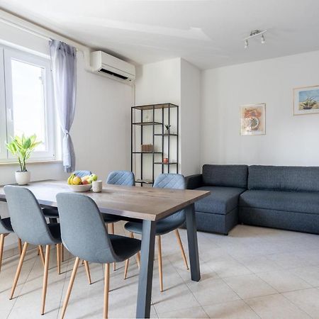 Charmante Wohnung Fusslaeufig Zum Meer In فونتانا المظهر الخارجي الصورة