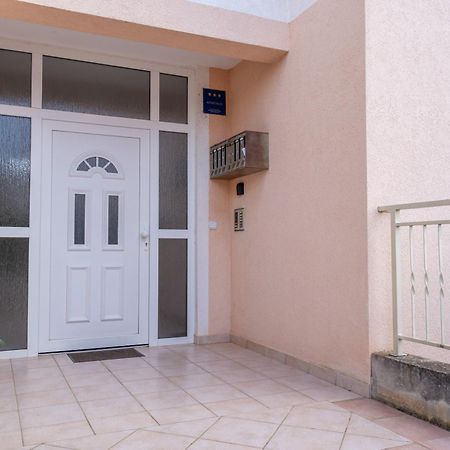 Charmante Wohnung Fusslaeufig Zum Meer In فونتانا المظهر الخارجي الصورة