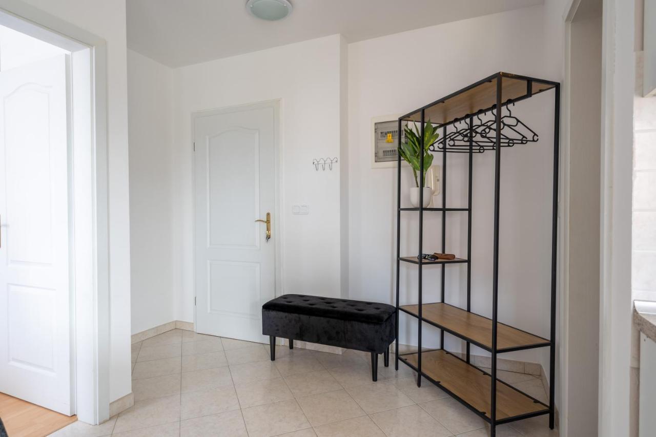 Charmante Wohnung Fusslaeufig Zum Meer In فونتانا المظهر الخارجي الصورة