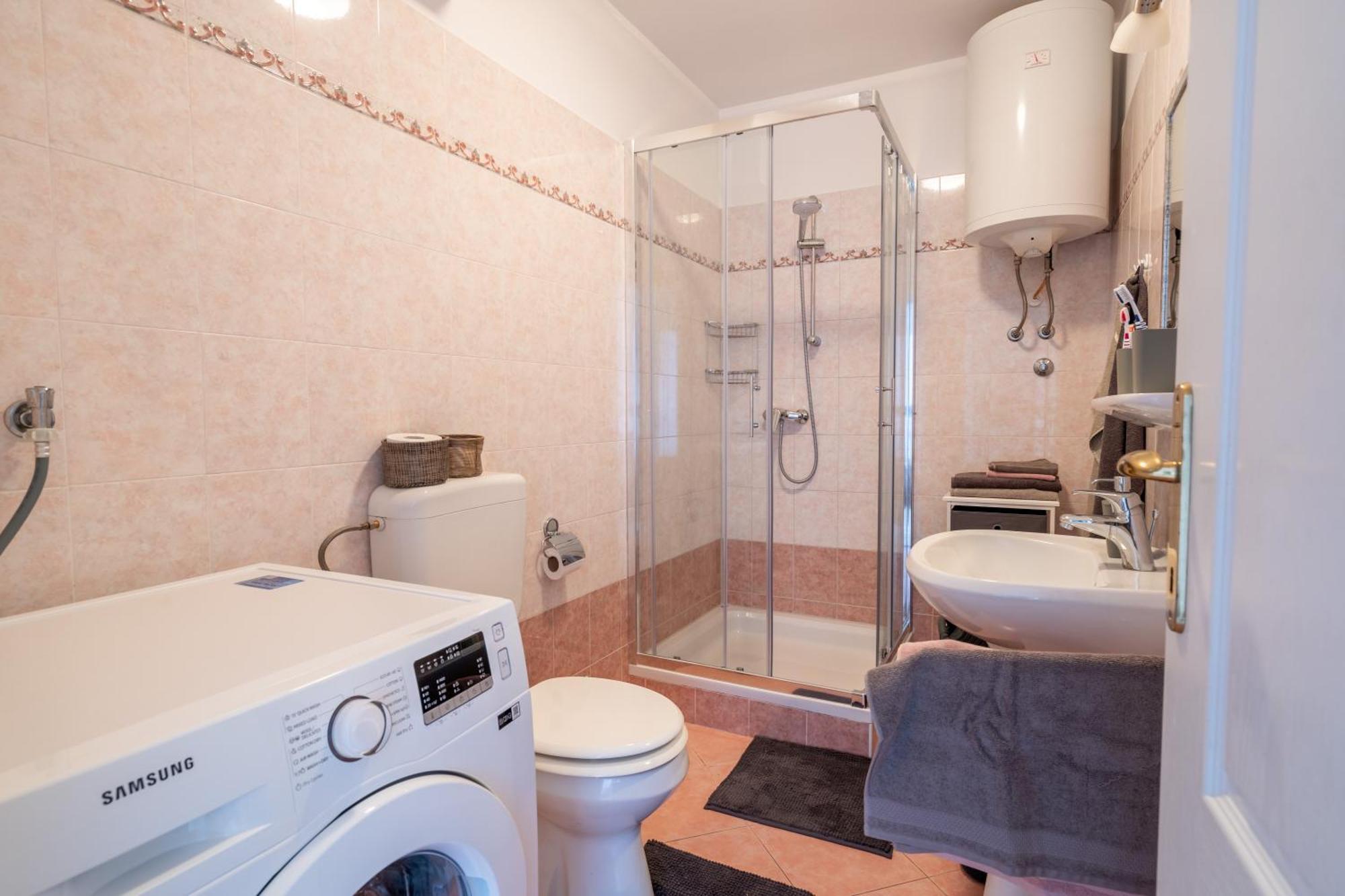 Charmante Wohnung Fusslaeufig Zum Meer In فونتانا المظهر الخارجي الصورة