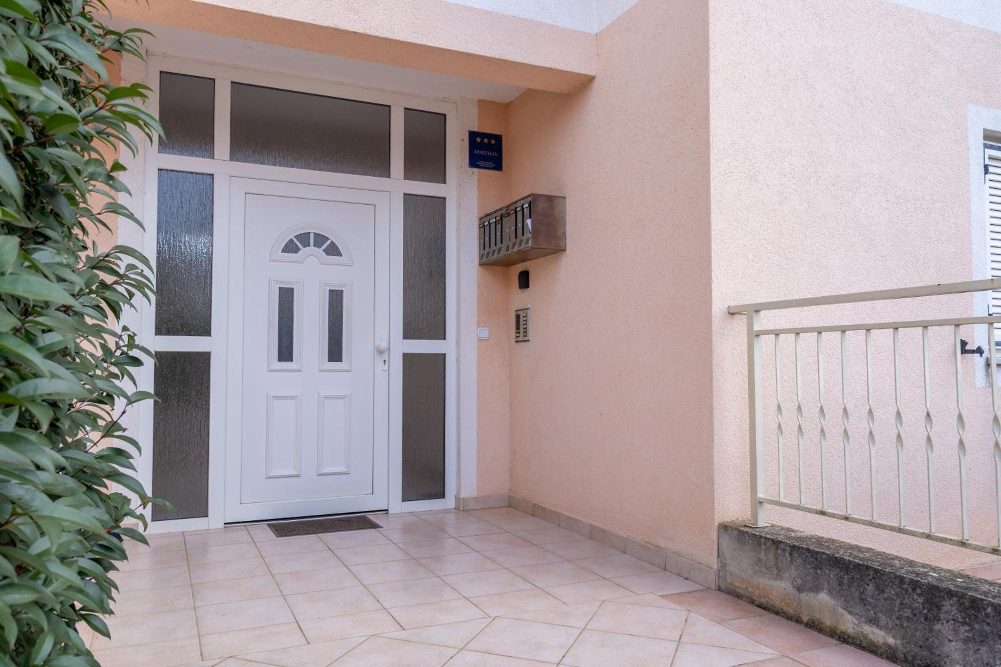 Charmante Wohnung Fusslaeufig Zum Meer In فونتانا المظهر الخارجي الصورة